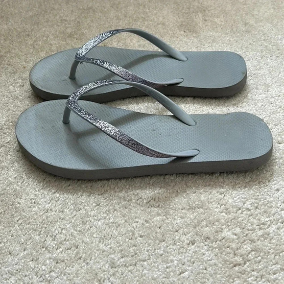 American eagle sparkle gray flip-flops size 8 - Picture 3 of 4